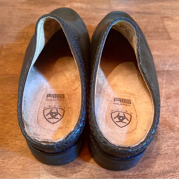 💥Ariat Black Leather Round Toe Mules💥 - Picture 2 of 11